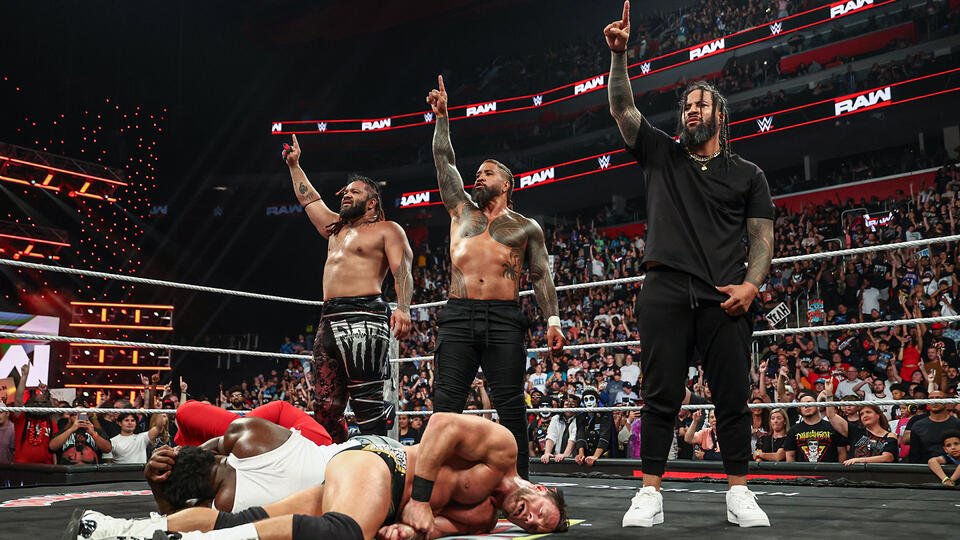 Jacob Fatu triumfon ndaj LA Knight në RAW, zyrtarizohen dy ndeshje të reja për SummerSlam