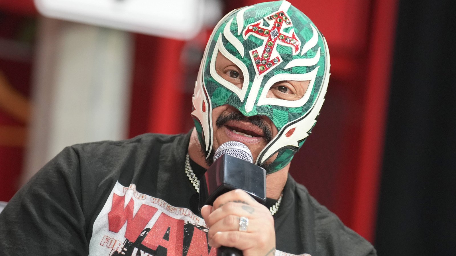 Rey Mysterio flet hapur për pensionimin: “Mund të vijë një ditë dhe të them, tani është koha”